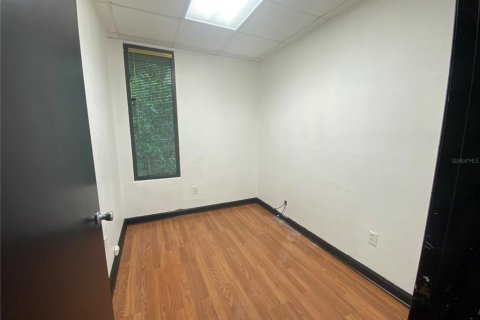 Propiedad comercial en alquiler en Gainesville, Florida, 148.64 m2 № 1288309 - foto 7