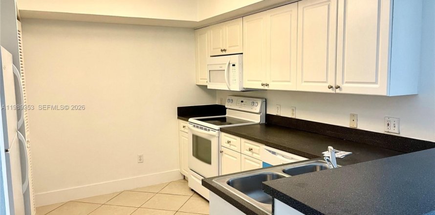 Condo à Pembroke Pines, Floride, 2 chambres  № 2091204
