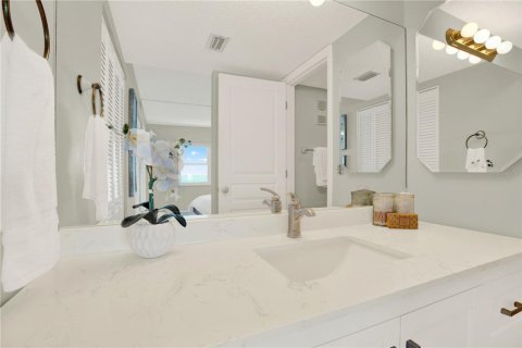 Condo in Dunedin, Florida, 2 bedrooms  № 1643333 - photo 28