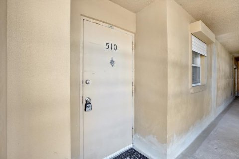 Condo in Dunedin, Florida, 2 bedrooms  № 1643333 - photo 10