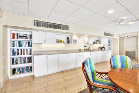 Condo in Dunedin, Florida, 2 bedrooms  № 1643333 - photo 8