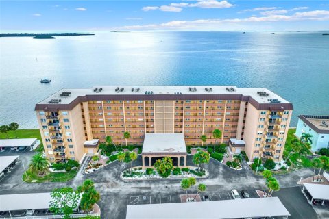 Condo in Dunedin, Florida, 2 bedrooms  № 1643333 - photo 1