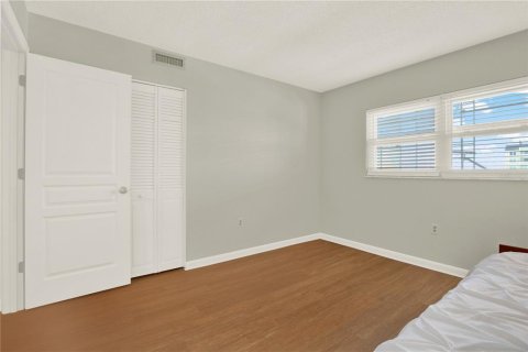 Condo in Dunedin, Florida, 2 bedrooms  № 1643333 - photo 30