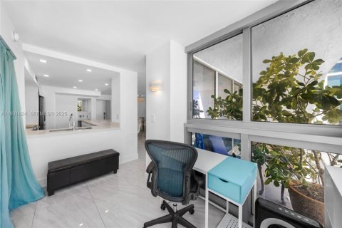 Condominio en venta en Miami Beach, Florida, 2 dormitorios, 104.24 m2 № 2034950 - foto 14