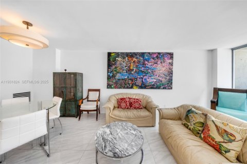 Condominio en venta en Miami Beach, Florida, 2 dormitorios, 104.24 m2 № 2034950 - foto 8