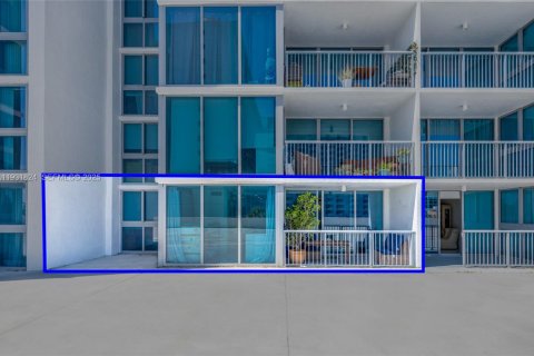 Condominio en venta en Miami Beach, Florida, 2 dormitorios, 104.24 m2 № 2034950 - foto 27
