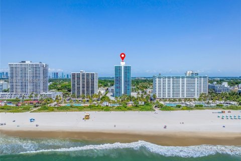 Condominio en Miami Beach, Florida, 2 dormitorios  № 2034950