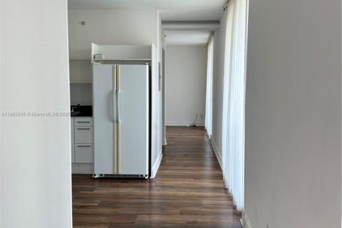 Apartamento en alquiler en Miami, Florida, 59.36 m2 № 1978163 - foto 6