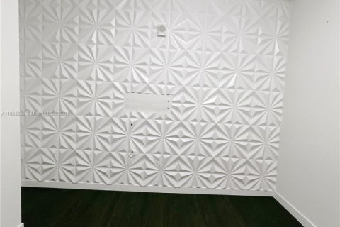 Townhouse in Miami, Florida 3 bedrooms, 138.05 sq.m. № 1888888 - photo 14