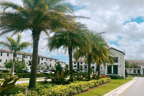 Townhouse in Miami, Florida 3 bedrooms, 138.05 sq.m. № 1888888 - photo 21