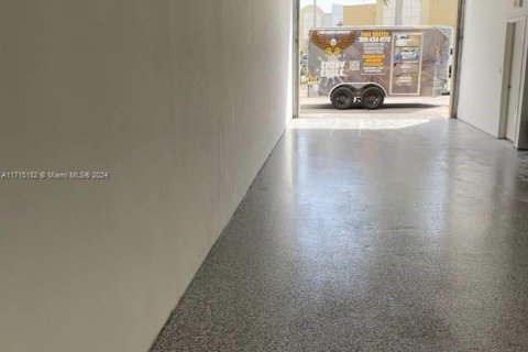 Propiedad comercial en venta en Miami-Dade, Florida № 2085958 - foto 10