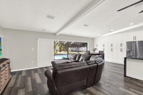 Casa en venta en Weeki Wachee, Florida, 4 dormitorios, 281.87 m2 № 2226132 - foto 21