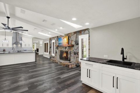 Casa en venta en Weeki Wachee, Florida, 4 dormitorios, 281.87 m2 № 2226132 - foto 20