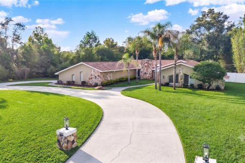 Casa en venta en Weeki Wachee, Florida, 4 dormitorios, 281.87 m2 № 2226132 - foto 5