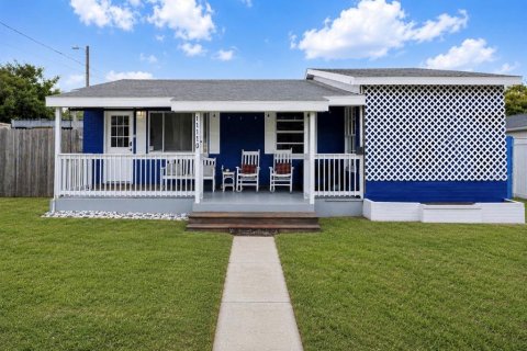 House in Riverview, Florida 3 bedrooms, 127.18 sq.m. № 2259304