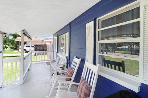 House in Riverview, Florida 3 bedrooms, 127.18 sq.m. № 2259304 - photo 3
