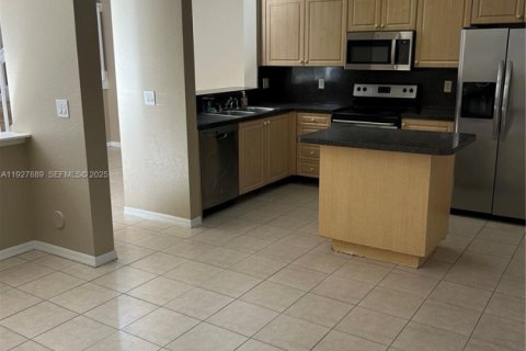 Townhouse in Sunrise, Florida 4 bedrooms, 171.68 sq.m. № 1993500 - photo 7