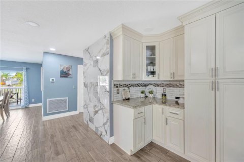 Villa ou maison à vendre à Valrico, Floride: 4 chambres, 181.9 m2 № 1887089 - photo 21