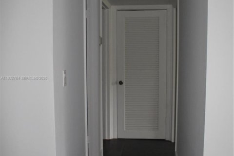 Купить кондоминиум в Дания-Бич, Флорида 2 спальни, 98.48м2, № 1997913 - фото 18