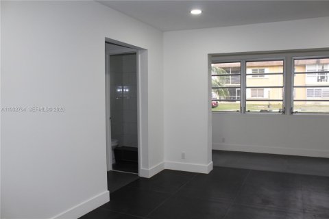 Купить кондоминиум в Дания-Бич, Флорида 2 спальни, 98.48м2, № 1997913 - фото 16