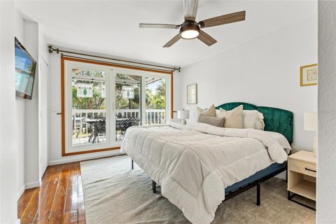 House in Tampa, Florida 3 bedrooms, 156.08 sq.m. № 2200264 - photo 28