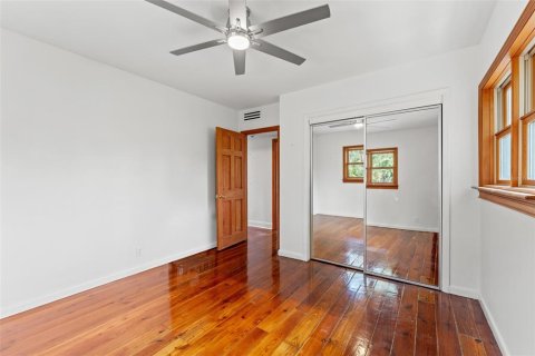 House in Tampa, Florida 3 bedrooms, 156.08 sq.m. № 2200264 - photo 24