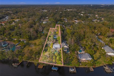 House in Tampa, Florida 3 bedrooms, 156.08 sq.m. № 2200264 - photo 2