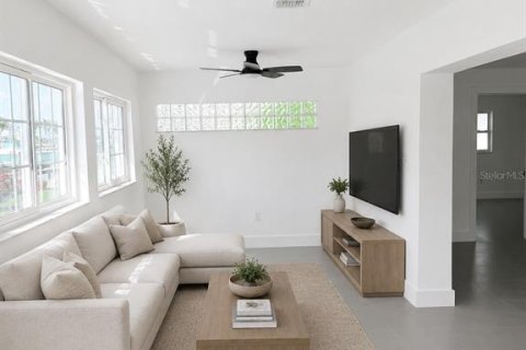 House in Saint Petersburg, Florida 3 bedrooms, 175.49 sq.m. № 2259290 - photo 23
