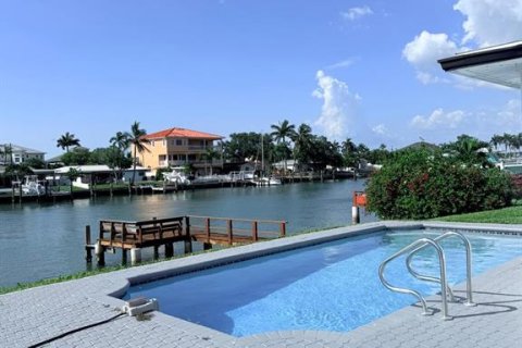 House in Saint Petersburg, Florida 3 bedrooms, 175.49 sq.m. № 2259290 - photo 29