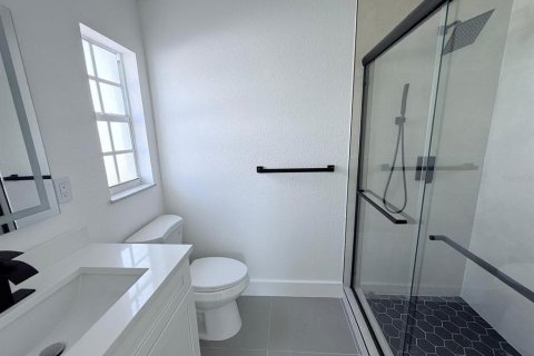 House in Saint Petersburg, Florida 3 bedrooms, 175.49 sq.m. № 2259290 - photo 15