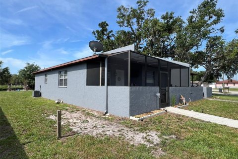 Commercial property in Lakeland, Florida 4 bedrooms, 180.6 sq.m. № 1769342 - photo 2