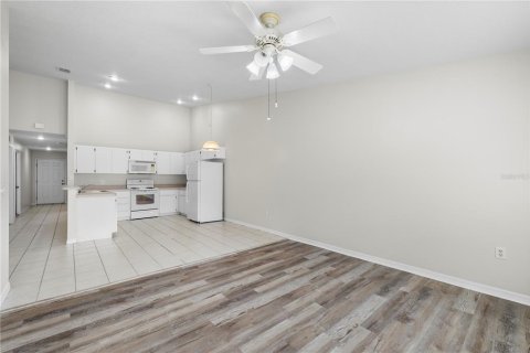 Adosado en alquiler en Dade City, Florida, 3 dormitorios, 112.6 m2 № 2284362 - foto 14