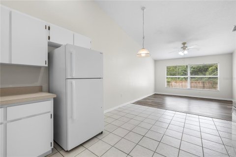 Adosado en alquiler en Dade City, Florida, 3 dormitorios, 112.6 m2 № 2284362 - foto 8
