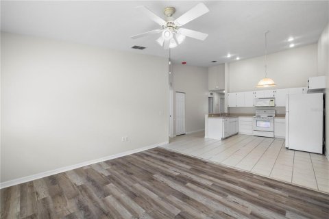 Adosado en alquiler en Dade City, Florida, 3 dormitorios, 112.6 m2 № 2284362 - foto 15