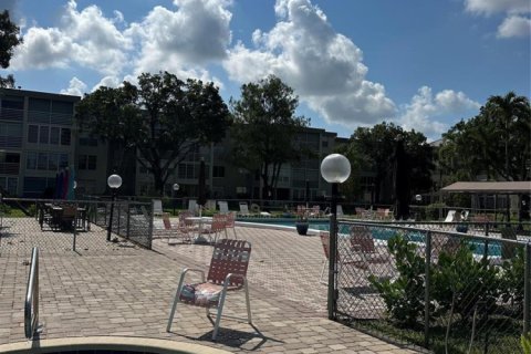 Condo in Lauderdale Lakes, Florida, 1 bedroom № 2078535 - photo 19