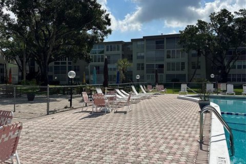 Condo in Lauderdale Lakes, Florida, 1 bedroom № 2078535 - photo 22