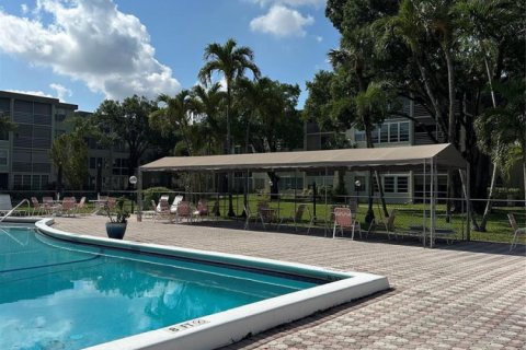 Condo in Lauderdale Lakes, Florida, 1 bedroom № 2078535 - photo 21