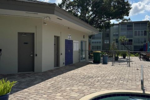 Condo in Lauderdale Lakes, Florida, 1 bedroom № 2078535 - photo 20