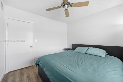 Condo in Tamarac, Florida, 2 bedrooms  № 1730672 - photo 16