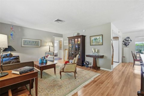 Villa ou maison à vendre à Saint Petersburg, Floride: 3 chambres, 188.87 m2 № 2409818 - photo 4