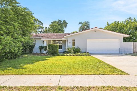 Villa ou maison à Saint Petersburg, Floride 3 chambres, 188.87 m2 № 2409818