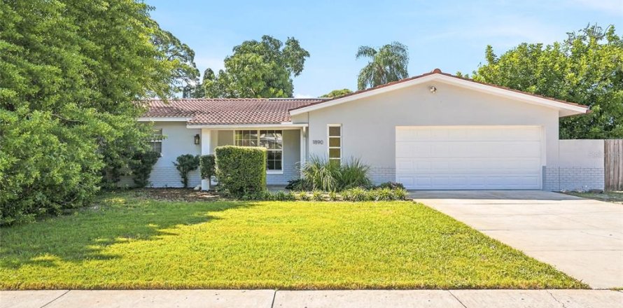 Villa ou maison à Saint Petersburg, Floride 3 chambres, 188.87 m2 № 2409818