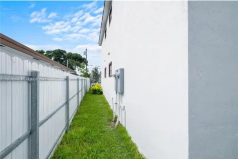 Villa ou maison à louer à Miami, Floride: 3 chambres, 188.41 m2 № 1998023 - photo 29