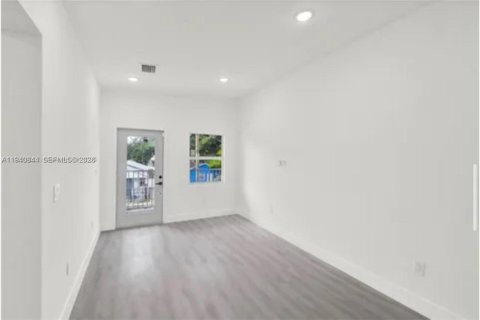 Villa ou maison à louer à Miami, Floride: 3 chambres, 188.41 m2 № 1998023 - photo 23