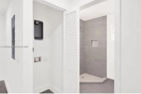 Villa ou maison à louer à Miami, Floride: 3 chambres, 188.41 m2 № 1998023 - photo 28