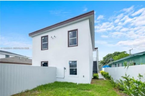 Villa ou maison à louer à Miami, Floride: 3 chambres, 188.41 m2 № 1998023 - photo 8