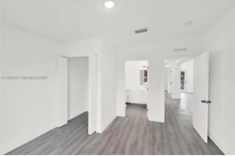 Villa ou maison à louer à Miami, Floride: 3 chambres, 188.41 m2 № 1998023 - photo 16
