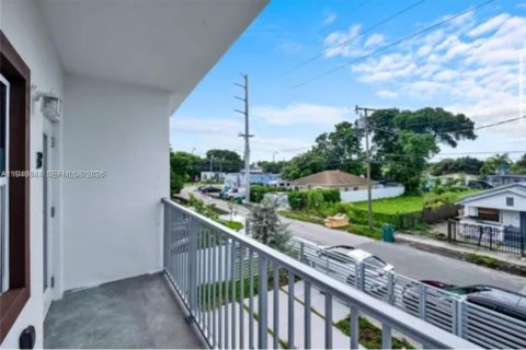 Villa ou maison à louer à Miami, Floride: 3 chambres, 188.41 m2 № 1998023 - photo 3