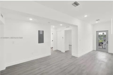 Villa ou maison à louer à Miami, Floride: 3 chambres, 188.41 m2 № 1998023 - photo 14