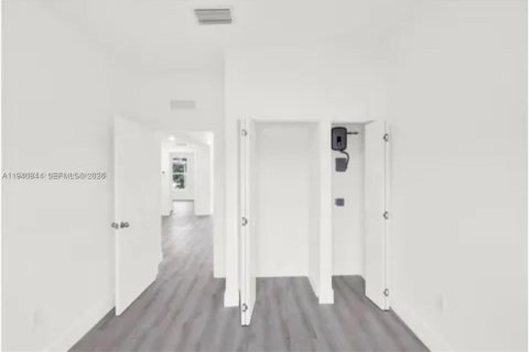 Villa ou maison à louer à Miami, Floride: 3 chambres, 188.41 m2 № 1998023 - photo 21